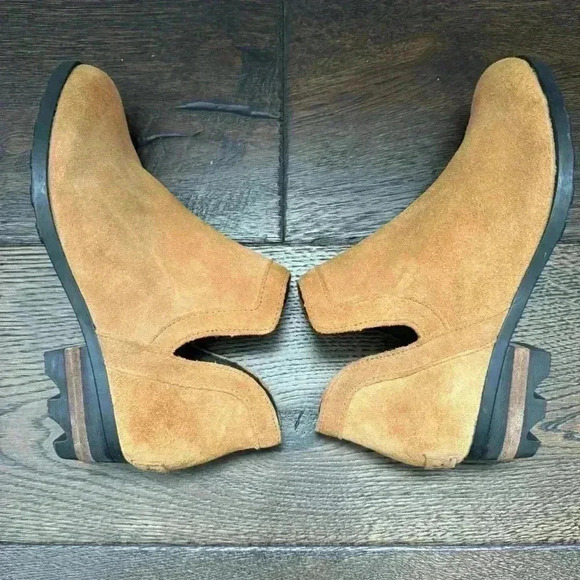 Sorel Suede  Ankle Boot - Picture 1 of 8